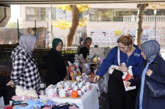 Atma Sat İkinci El Pazarı’nda Kadın Emeği ve Geri Dönüşüm El Ele